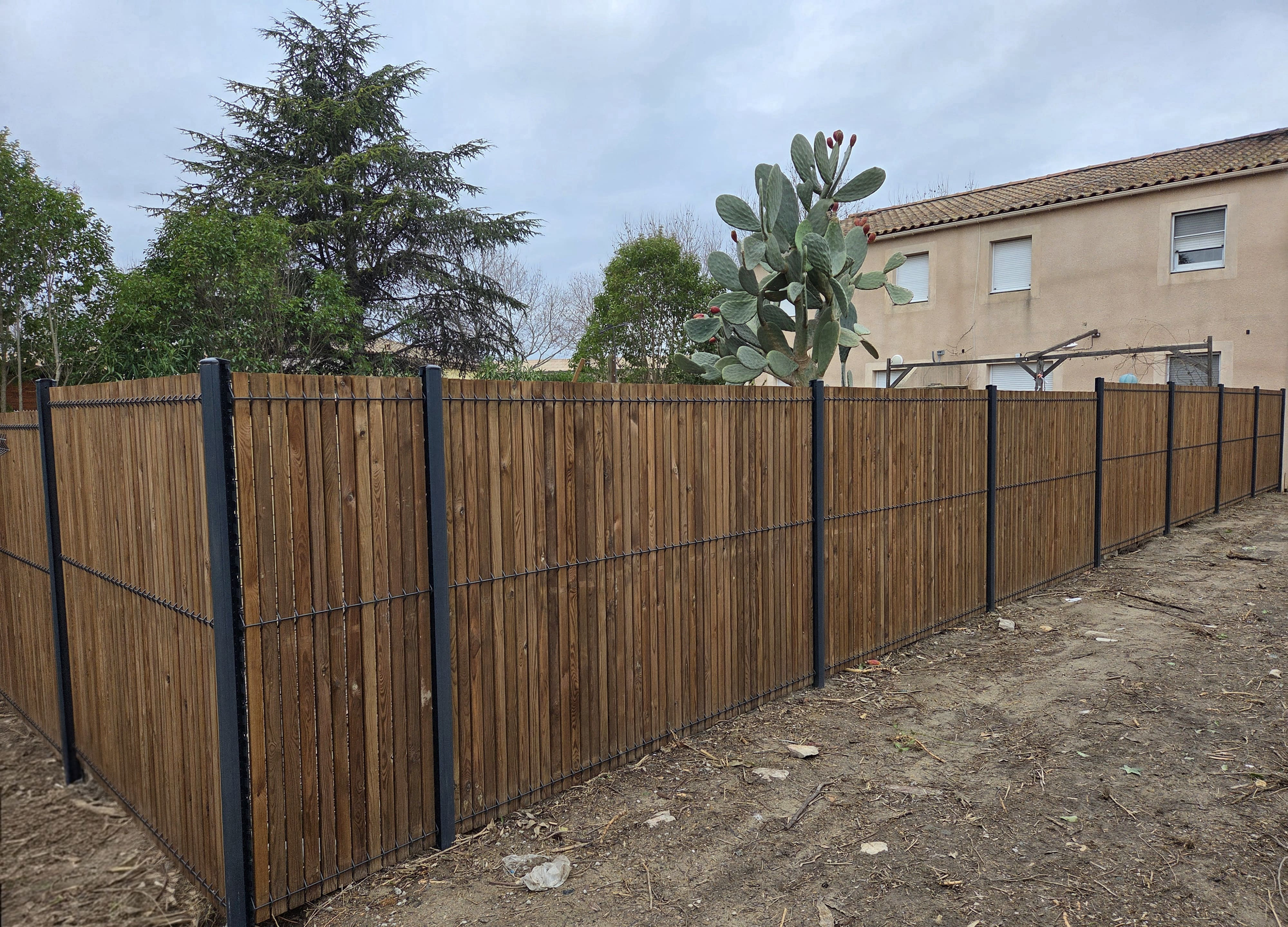 Pose de 400m de grillage rigide